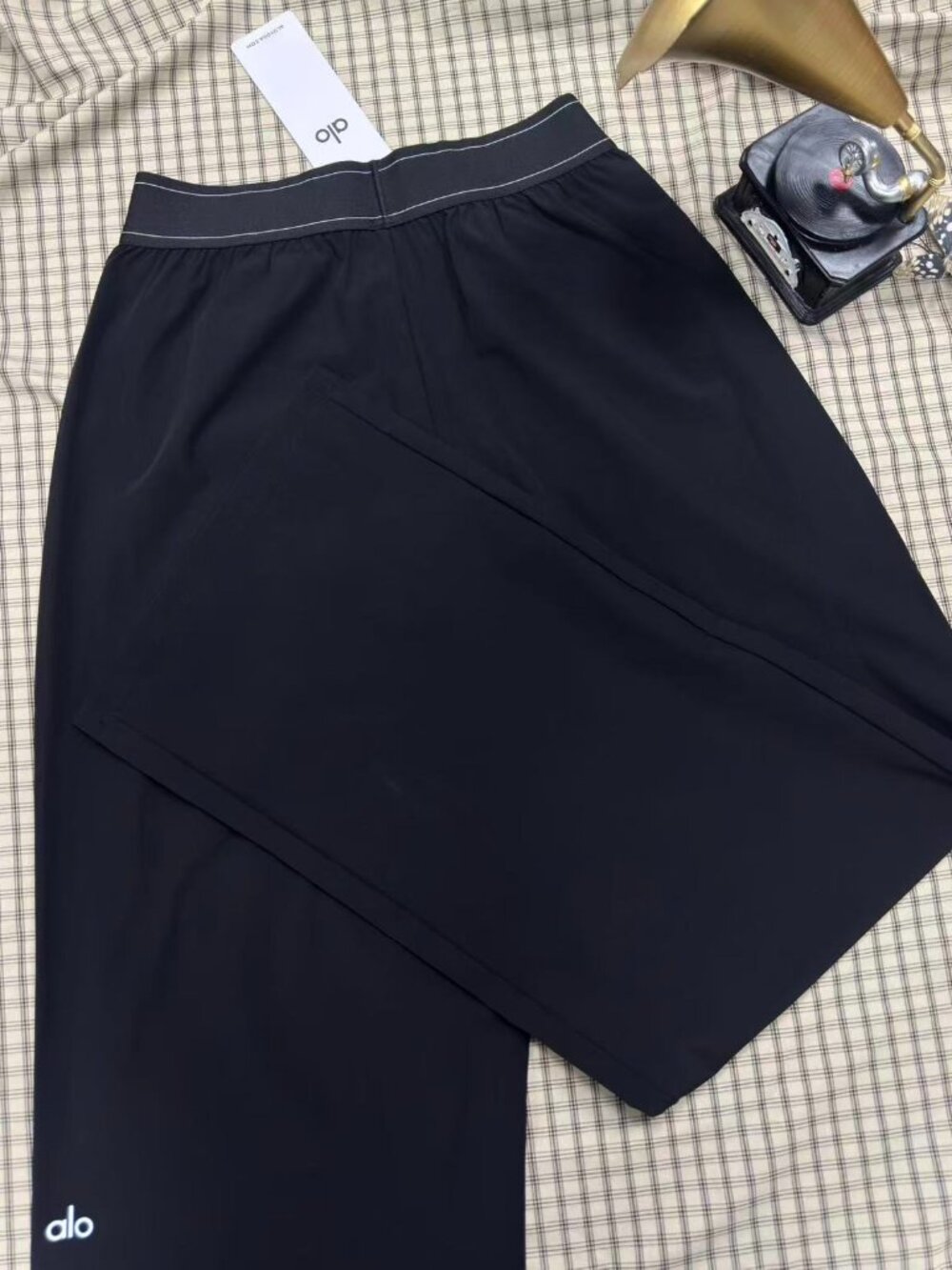 New With Tags ALO Yoga Suit Up Pants Black 30"🌾Leg-Lengthening - Picture 5 of 7
